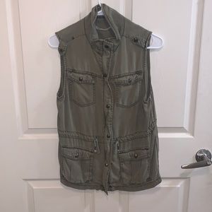 ARMY GREEN VEST